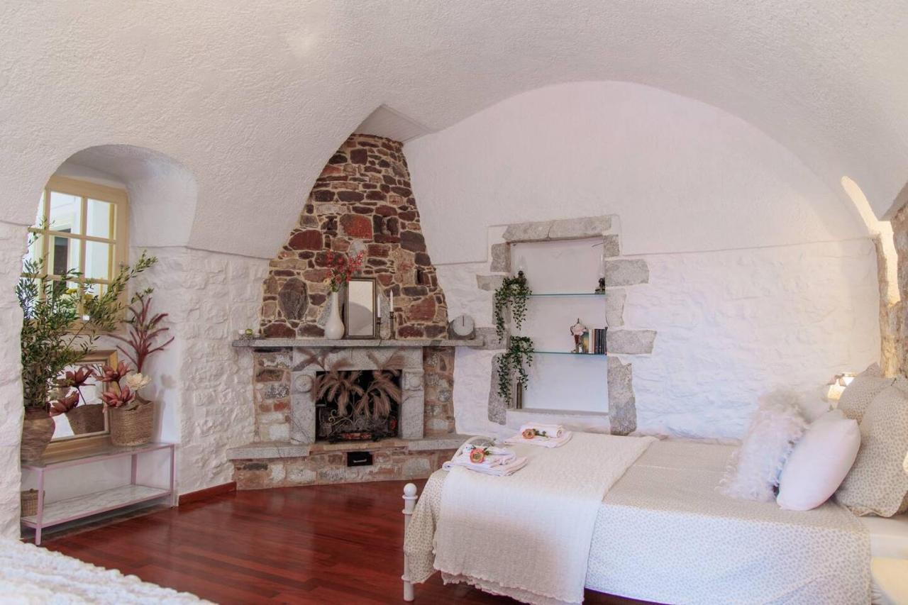Iliana'S House - Spacious Cave House In The Center Of Areopolis Экстерьер фото