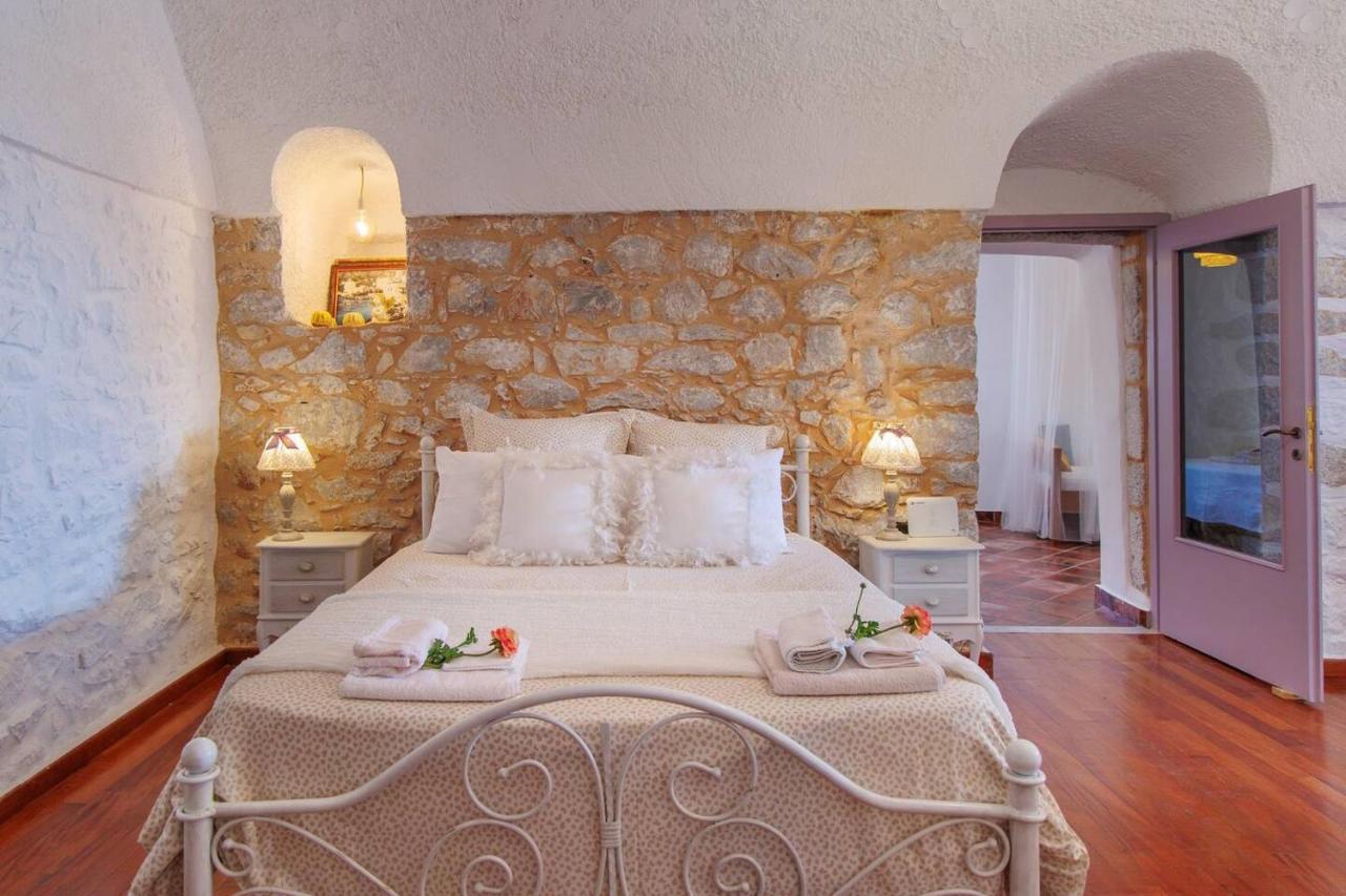 Iliana'S House - Spacious Cave House In The Center Of Areopolis Экстерьер фото