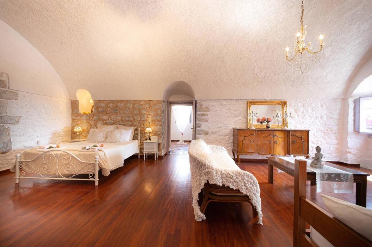 Iliana'S House - Spacious Cave House In The Center Of Areopolis Экстерьер фото